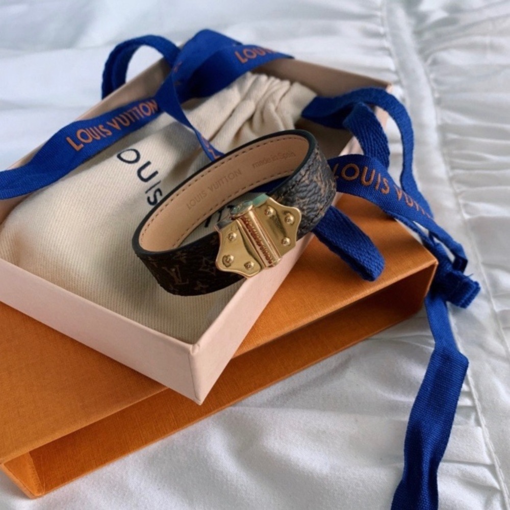 AUTHENTIC LOUIS VUITTON LEATHER BRACELET